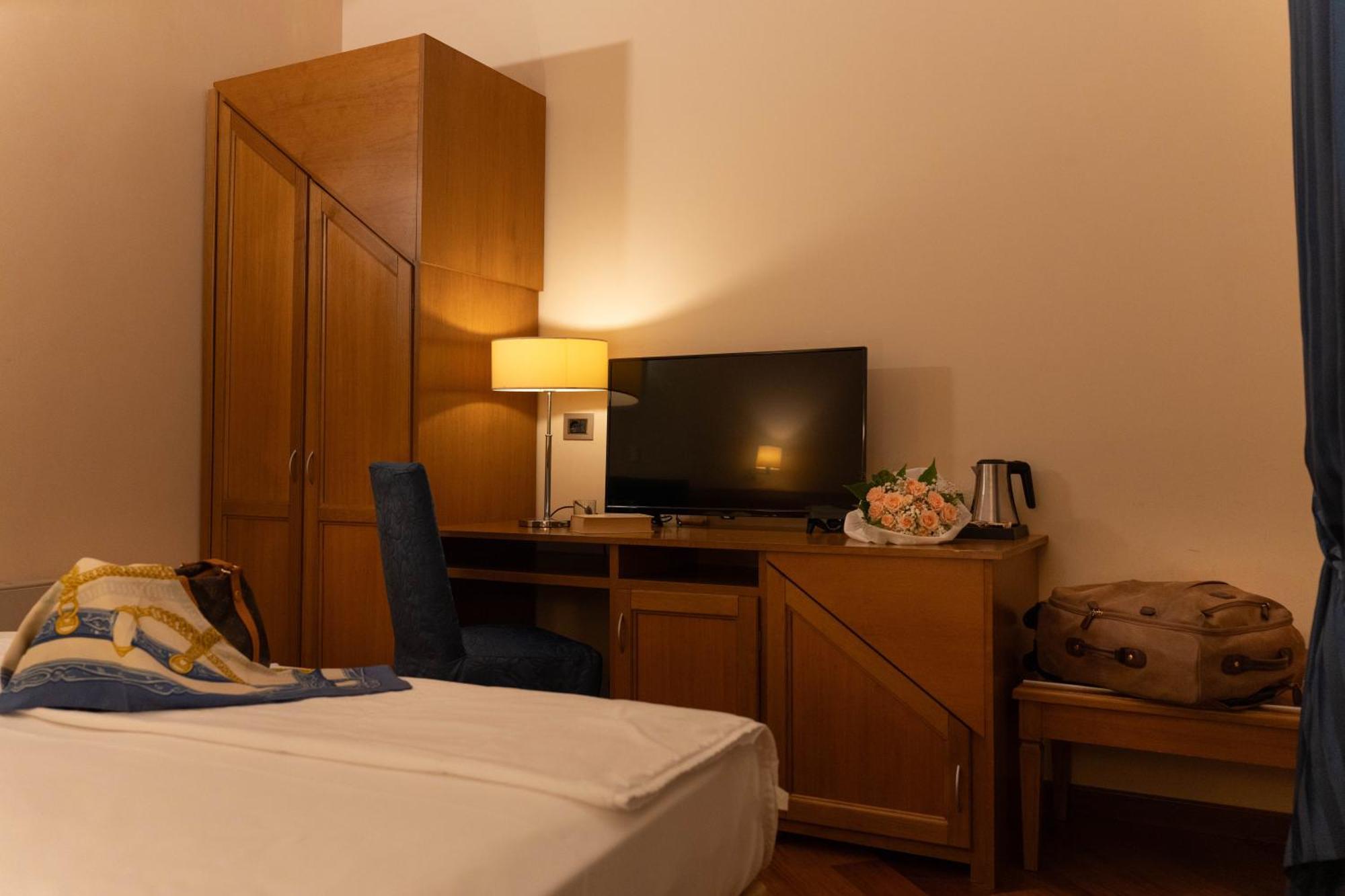 Hotel Iris
