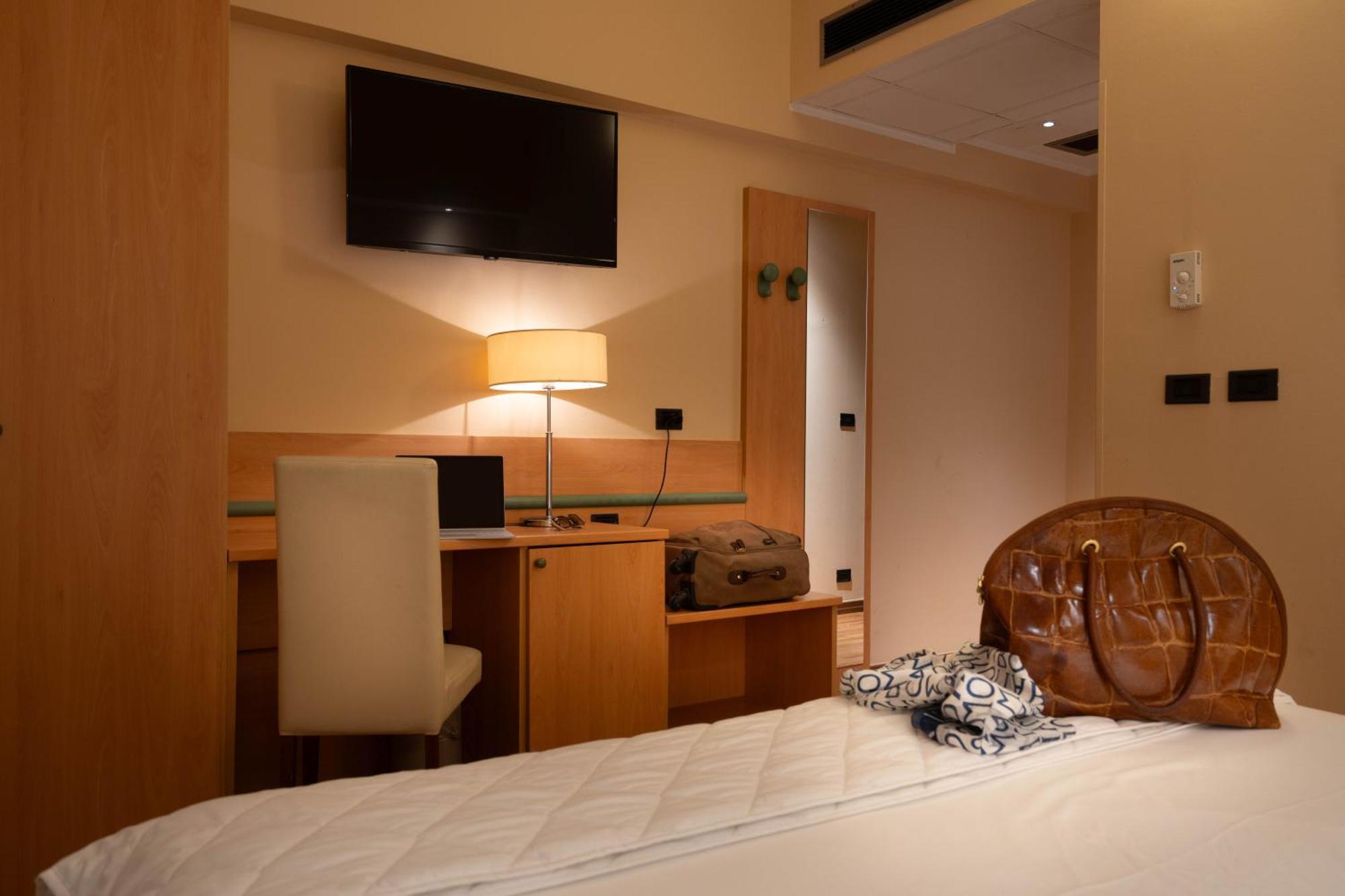Hotel Iris 3*