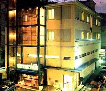 Iris Hotel 3*