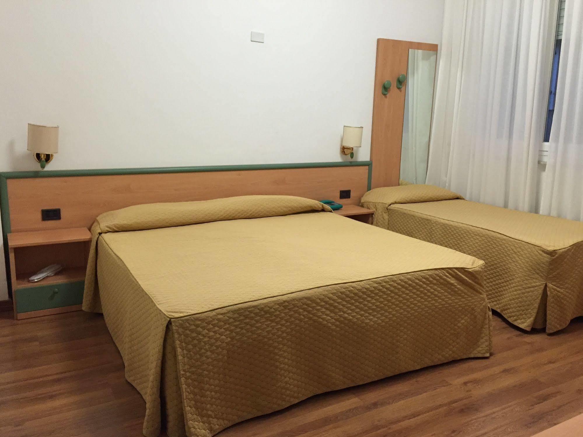 Iris Hotel